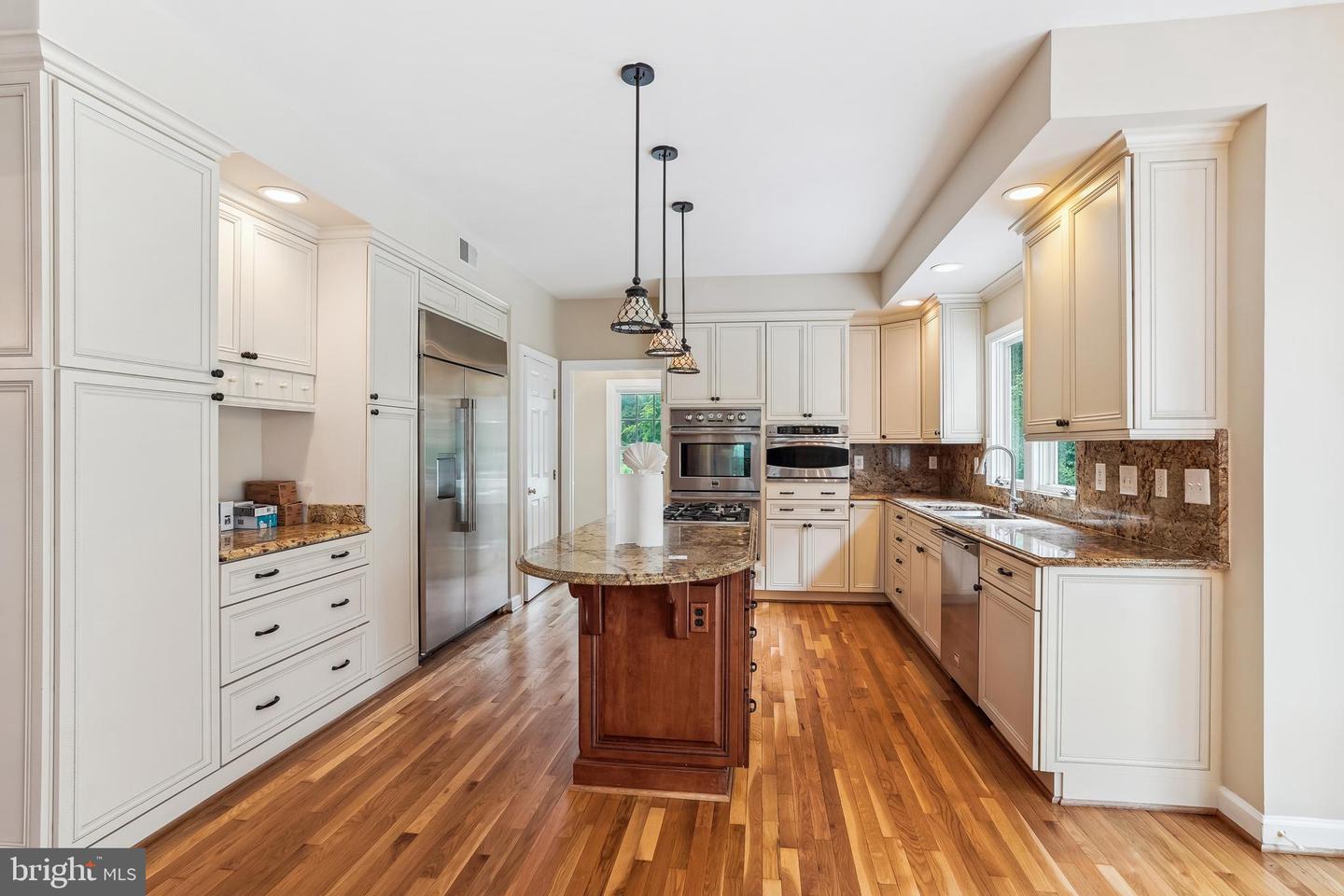 9711 BROOKSTONE LN, VIENNA, Virginia 22182, 5 Bedrooms Bedrooms, ,5 BathroomsBathrooms,Residential,For sale,9711 BROOKSTONE LN,VAFX2246520 MLS # VAFX2246520