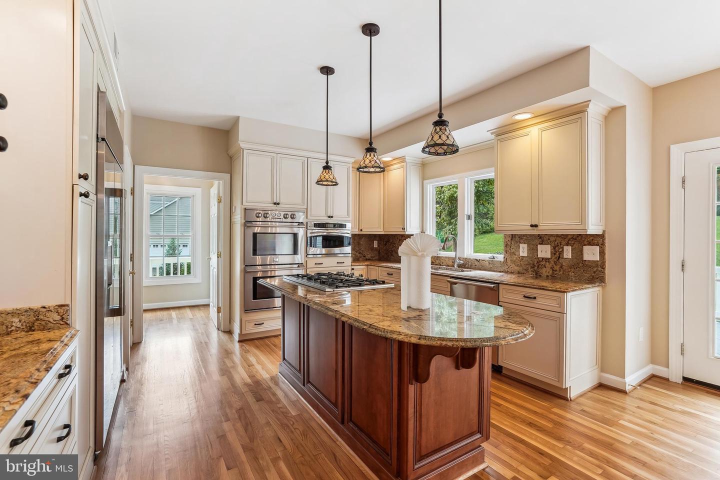 9711 BROOKSTONE LN, VIENNA, Virginia 22182, 5 Bedrooms Bedrooms, ,5 BathroomsBathrooms,Residential,For sale,9711 BROOKSTONE LN,VAFX2246520 MLS # VAFX2246520