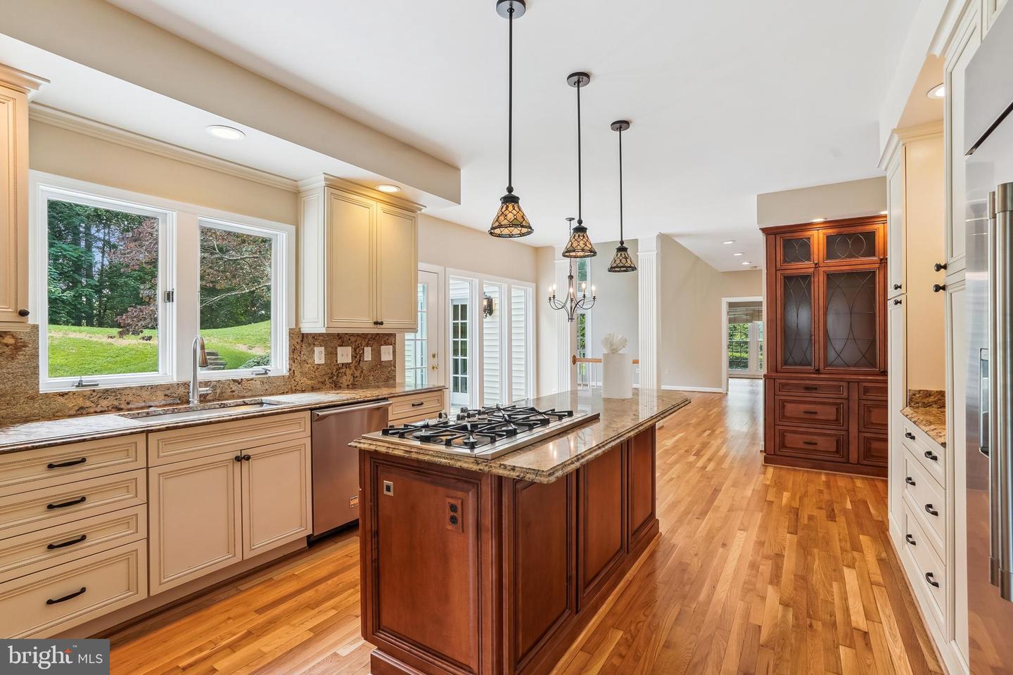 9711 BROOKSTONE LN, VIENNA, Virginia 22182, 5 Bedrooms Bedrooms, ,5 BathroomsBathrooms,Residential,For sale,9711 BROOKSTONE LN,VAFX2246520 MLS # VAFX2246520