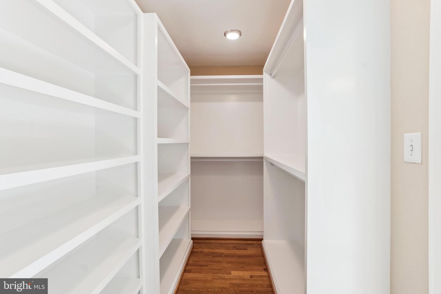 9711 BROOKSTONE LN, VIENNA, Virginia 22182, 5 Bedrooms Bedrooms, ,5 BathroomsBathrooms,Residential,For sale,9711 BROOKSTONE LN,VAFX2246520 MLS # VAFX2246520