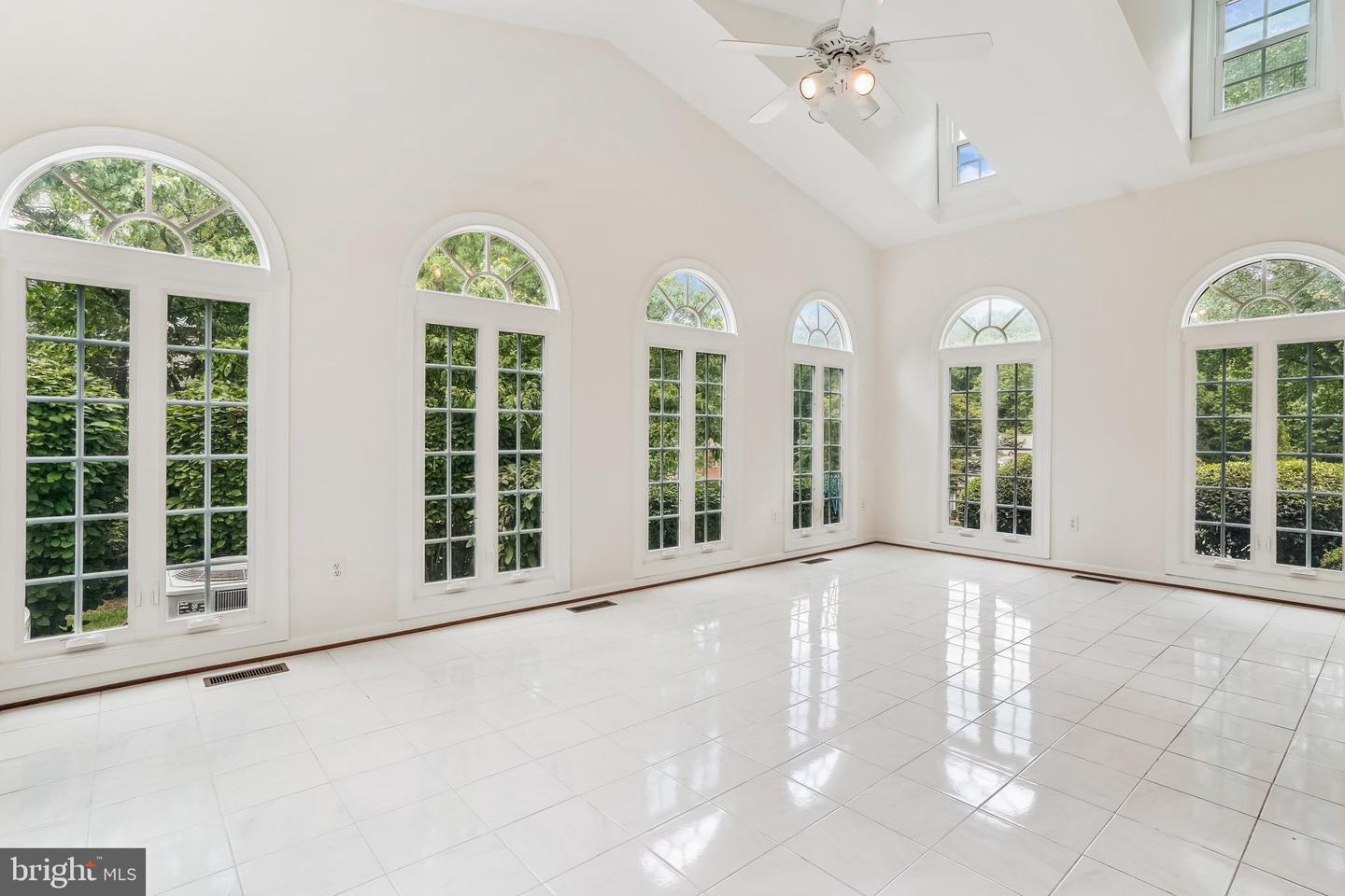 9711 BROOKSTONE LN, VIENNA, Virginia 22182, 5 Bedrooms Bedrooms, ,5 BathroomsBathrooms,Residential,For sale,9711 BROOKSTONE LN,VAFX2246520 MLS # VAFX2246520
