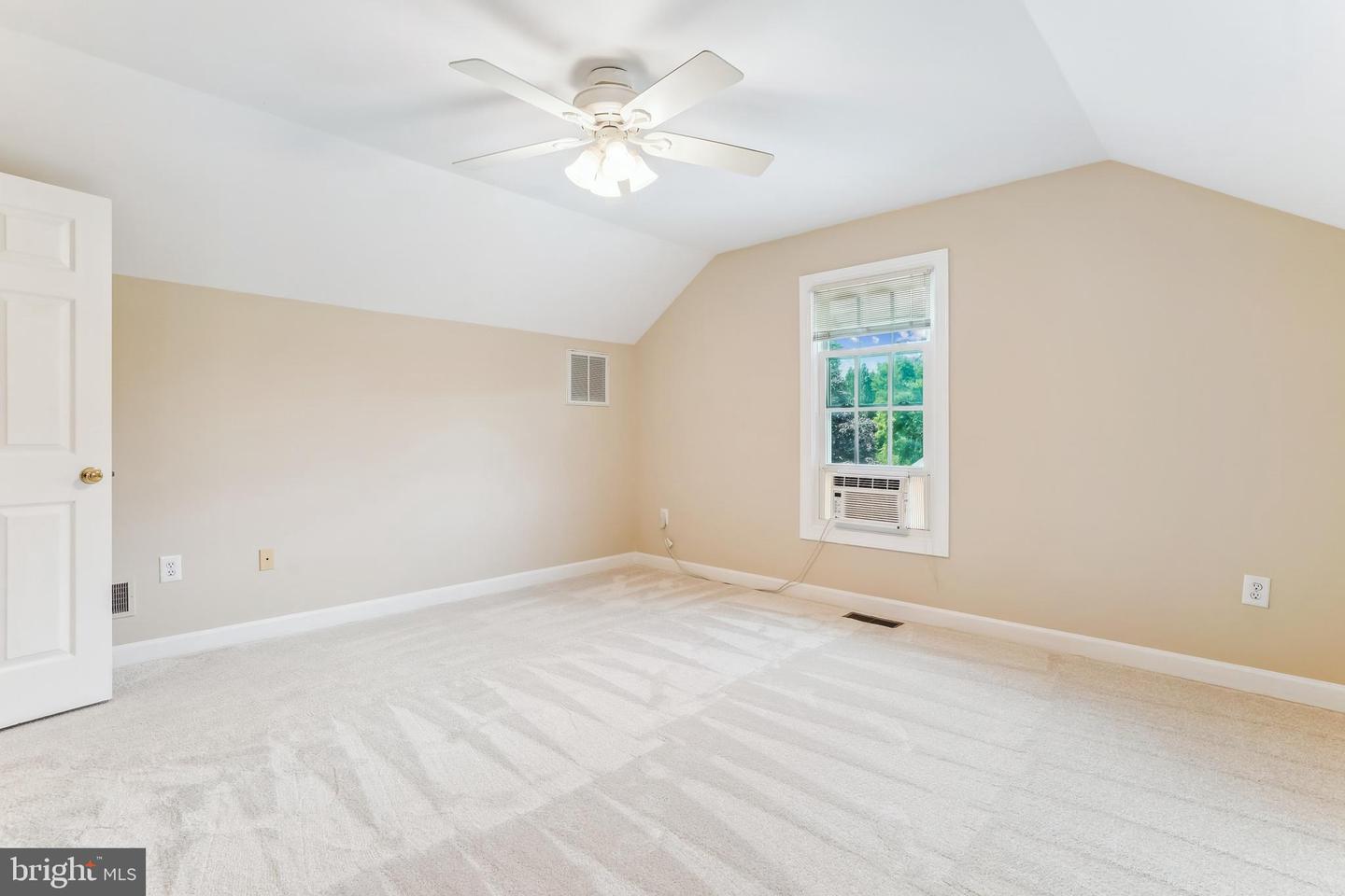 9711 BROOKSTONE LN, VIENNA, Virginia 22182, 5 Bedrooms Bedrooms, ,5 BathroomsBathrooms,Residential,For sale,9711 BROOKSTONE LN,VAFX2246520 MLS # VAFX2246520