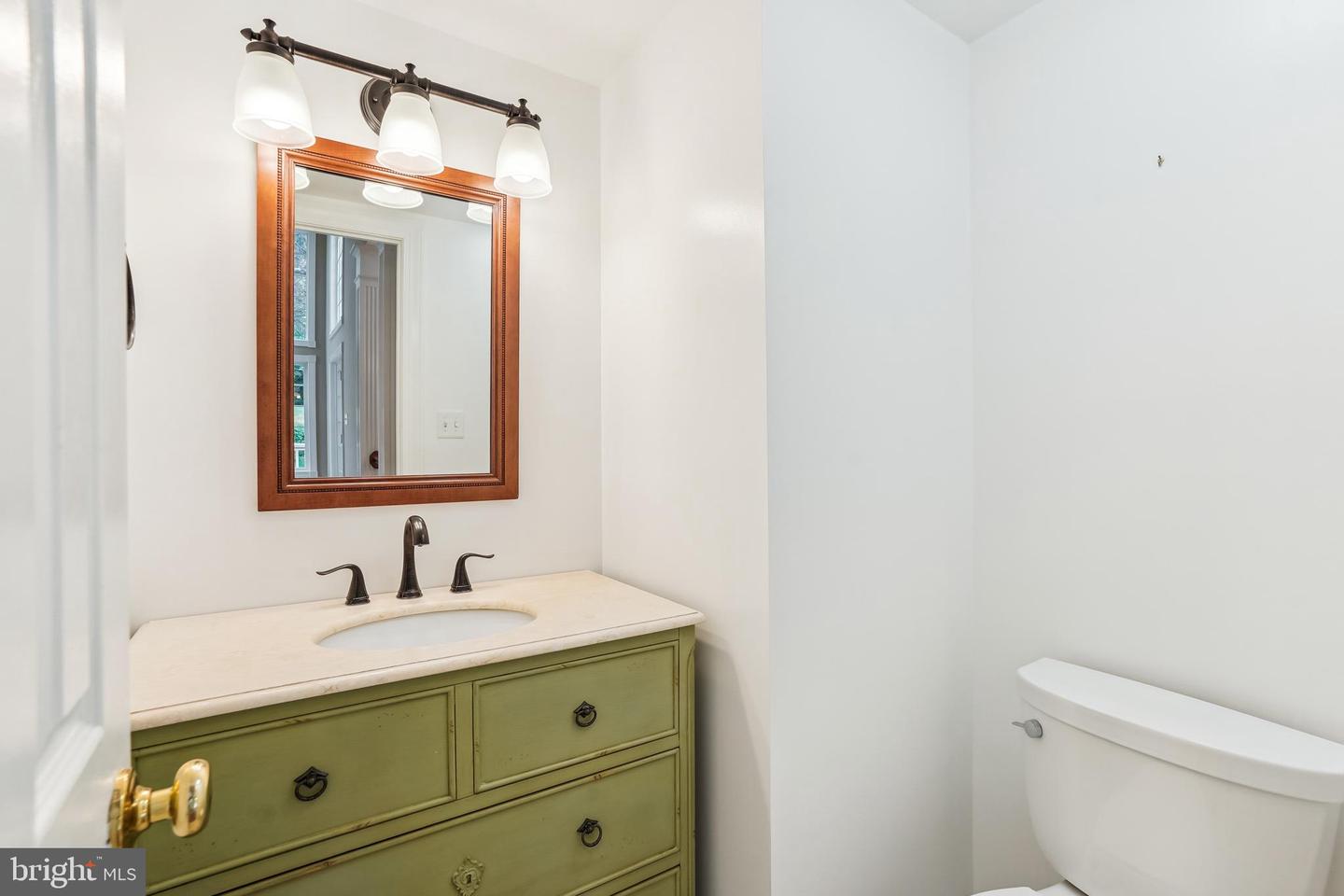 9711 BROOKSTONE LN, VIENNA, Virginia 22182, 5 Bedrooms Bedrooms, ,5 BathroomsBathrooms,Residential,For sale,9711 BROOKSTONE LN,VAFX2246520 MLS # VAFX2246520