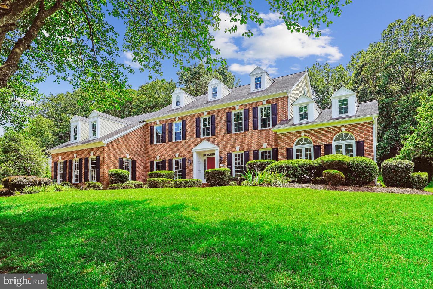 9711 BROOKSTONE LN, VIENNA, Virginia 22182, 5 Bedrooms Bedrooms, ,5 BathroomsBathrooms,Residential,For sale,9711 BROOKSTONE LN,VAFX2246520 MLS # VAFX2246520