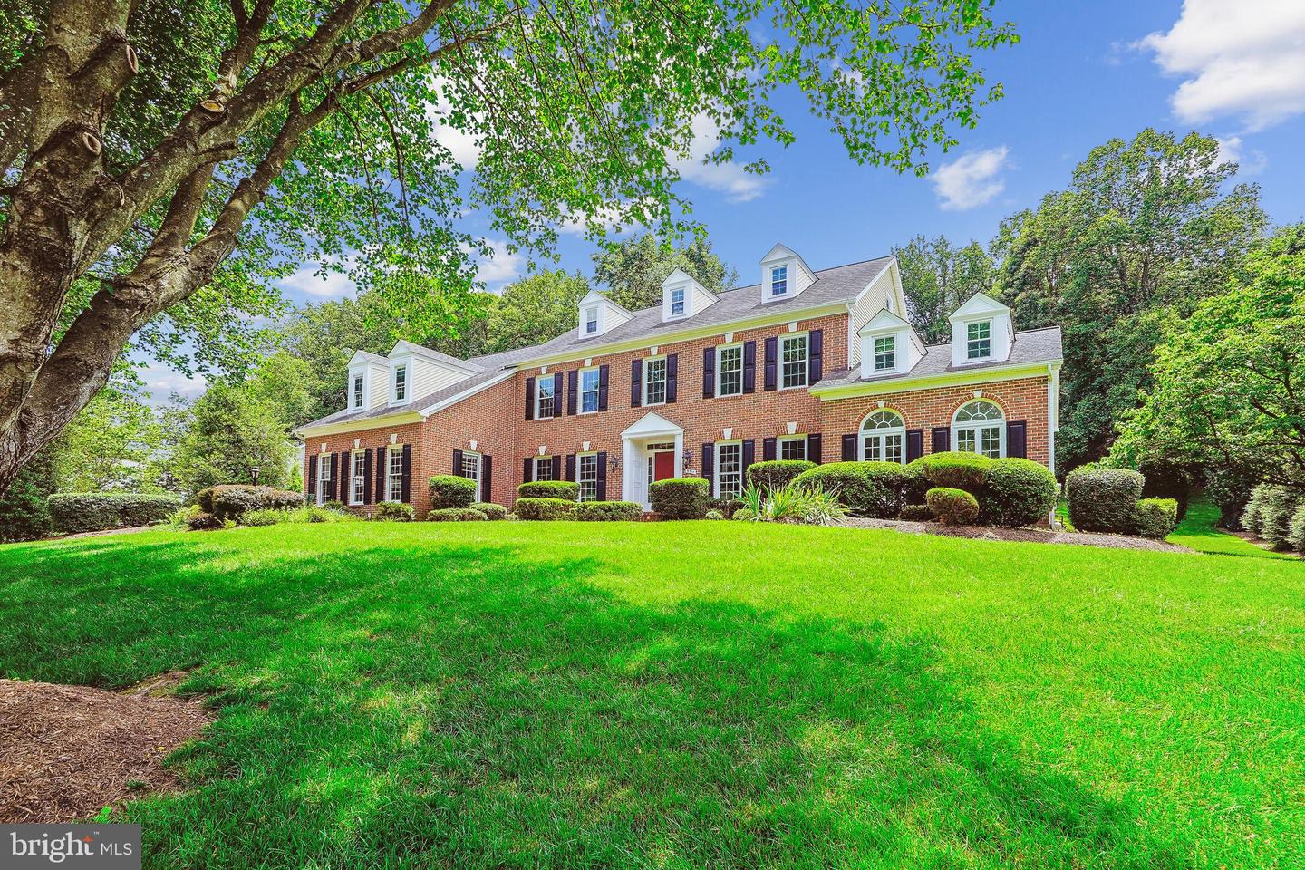 9711 BROOKSTONE LN, VIENNA, Virginia 22182, 5 Bedrooms Bedrooms, ,5 BathroomsBathrooms,Residential,For sale,9711 BROOKSTONE LN,VAFX2246520 MLS # VAFX2246520