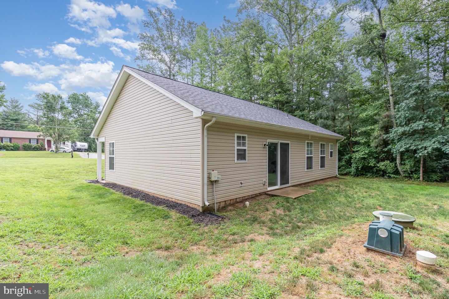 253 AMERICAN DR, RUTHER GLEN, Virginia 22546, 3 Bedrooms Bedrooms, ,2 BathroomsBathrooms,Residential,For sale,253 AMERICAN DR,VACV2008316 MLS # VACV2008316