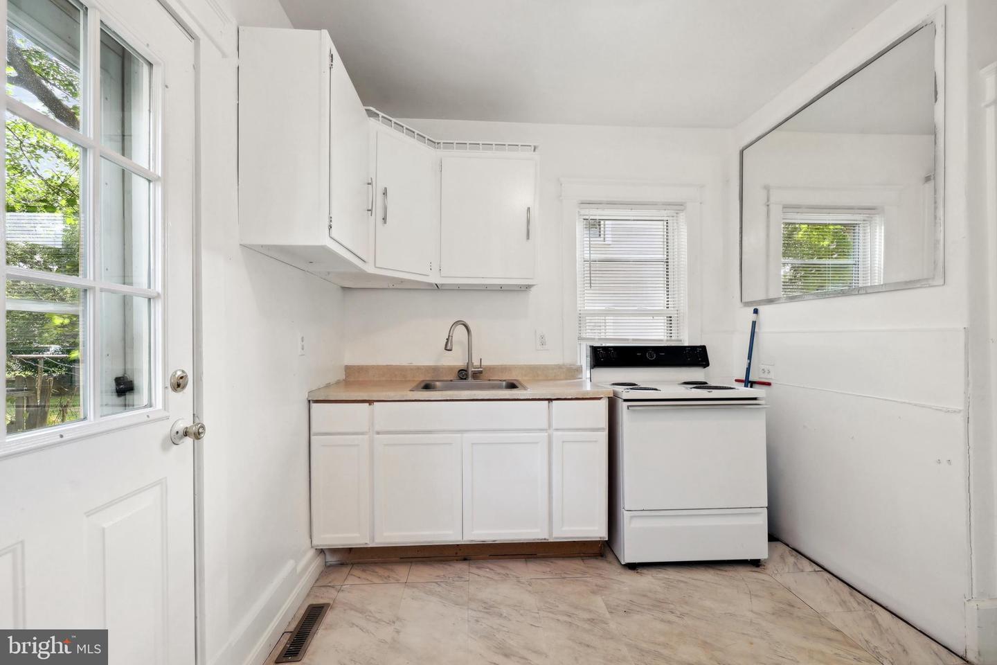 426 SUMMIT ST, FREDERICKSBURG, Virginia 22401, 3 Bedrooms Bedrooms, ,2 BathroomsBathrooms,Residential,For sale,426 SUMMIT ST,VAFB2008434 MLS # VAFB2008434