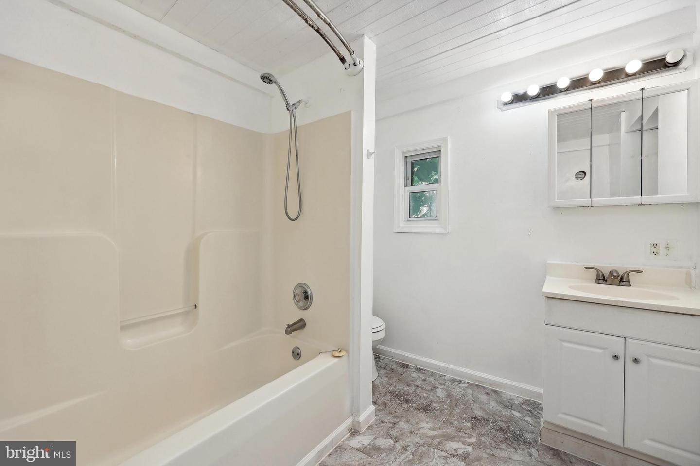 426 SUMMIT ST, FREDERICKSBURG, Virginia 22401, 3 Bedrooms Bedrooms, ,2 BathroomsBathrooms,Residential,For sale,426 SUMMIT ST,VAFB2008434 MLS # VAFB2008434