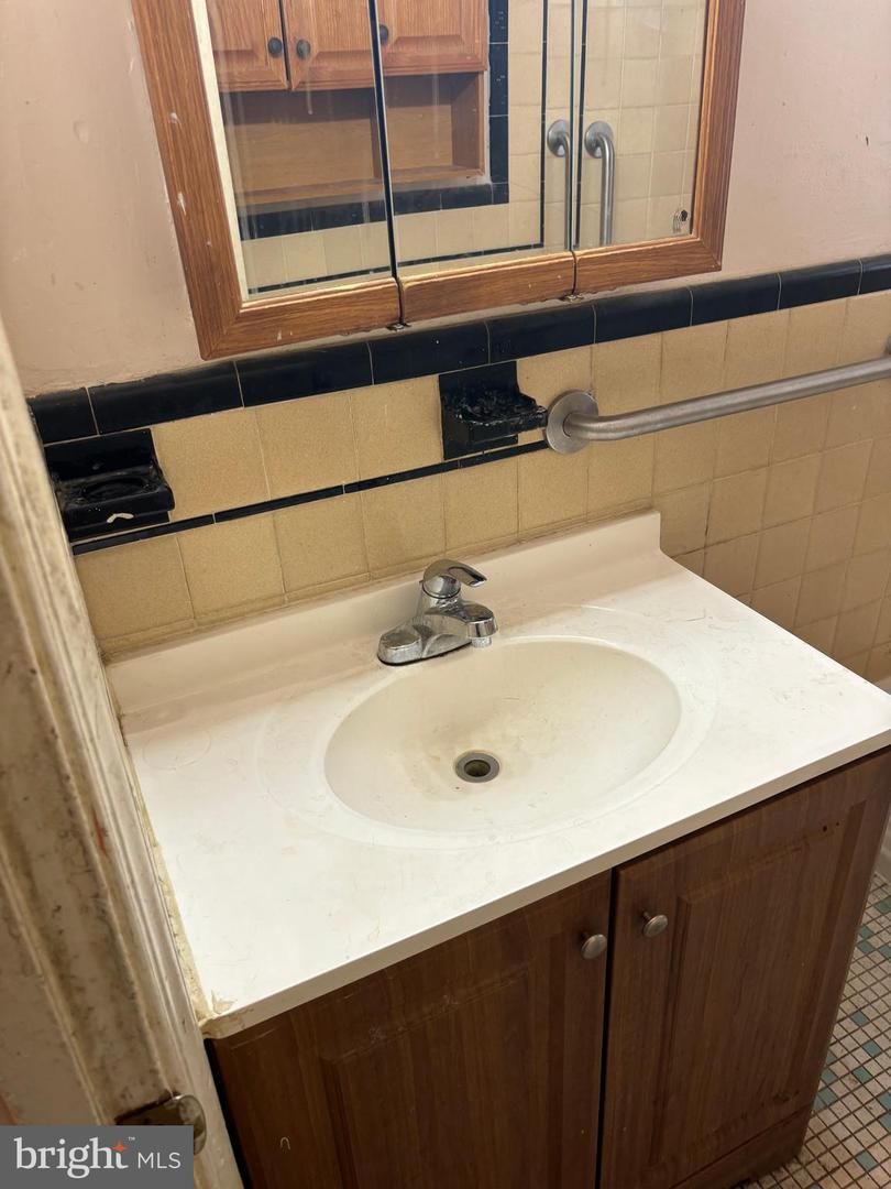 186 FORRESTER ST SW, WASHINGTON, District Of Columbia 20032, 3 Bedrooms Bedrooms, ,1 BathroomBathrooms,Residential,For sale,186 FORRESTER ST SW,DCDC2205804 MLS # DCDC2205804