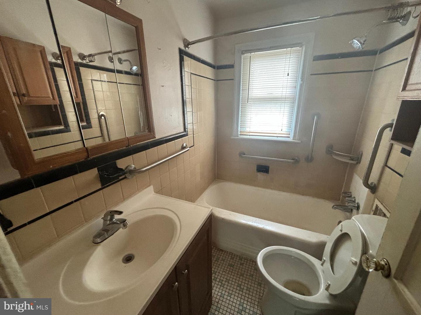 186 FORRESTER ST SW, WASHINGTON, District Of Columbia 20032, 3 Bedrooms Bedrooms, ,1 BathroomBathrooms,Residential,For sale,186 FORRESTER ST SW,DCDC2205804 MLS # DCDC2205804