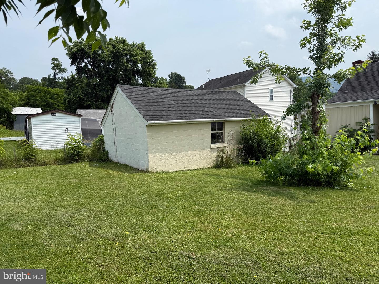 1027 E WASHINGTON ST, STRASBURG, Virginia 22657, 2 Bedrooms Bedrooms, ,1 BathroomBathrooms,Residential,For sale,1027 E WASHINGTON ST,VASH2011726 MLS # VASH2011726