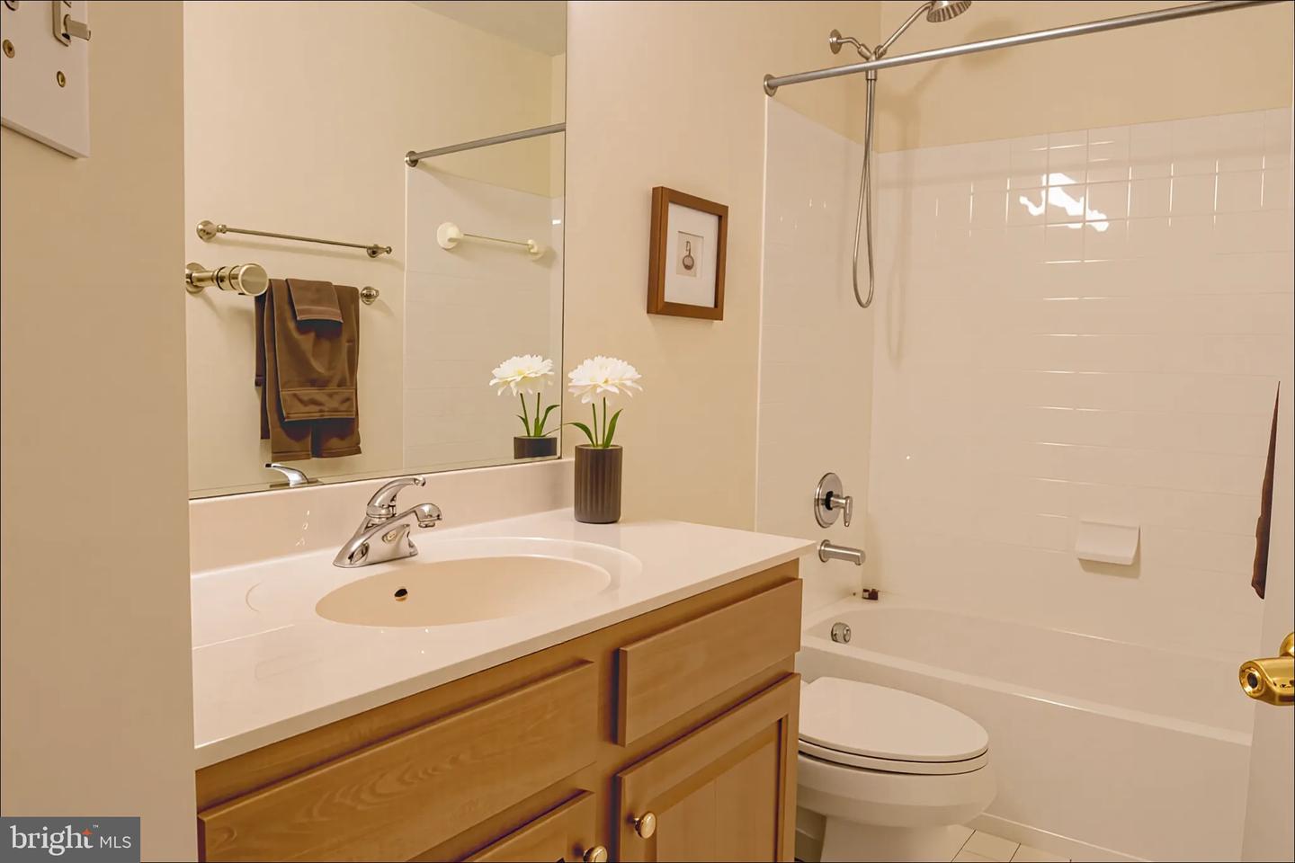 114 HERNDON MILL CIR, HERNDON, Virginia 20170, 3 Bedrooms Bedrooms, ,3 BathroomsBathrooms,Residential,For sale,114 HERNDON MILL CIR,VAFX2248032 MLS # VAFX2248032