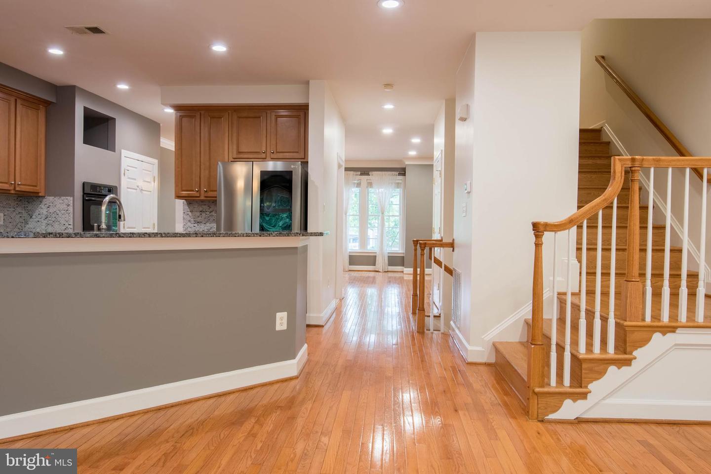 114 HERNDON MILL CIR, HERNDON, Virginia 20170, 3 Bedrooms Bedrooms, ,3 BathroomsBathrooms,Residential,For sale,114 HERNDON MILL CIR,VAFX2248032 MLS # VAFX2248032