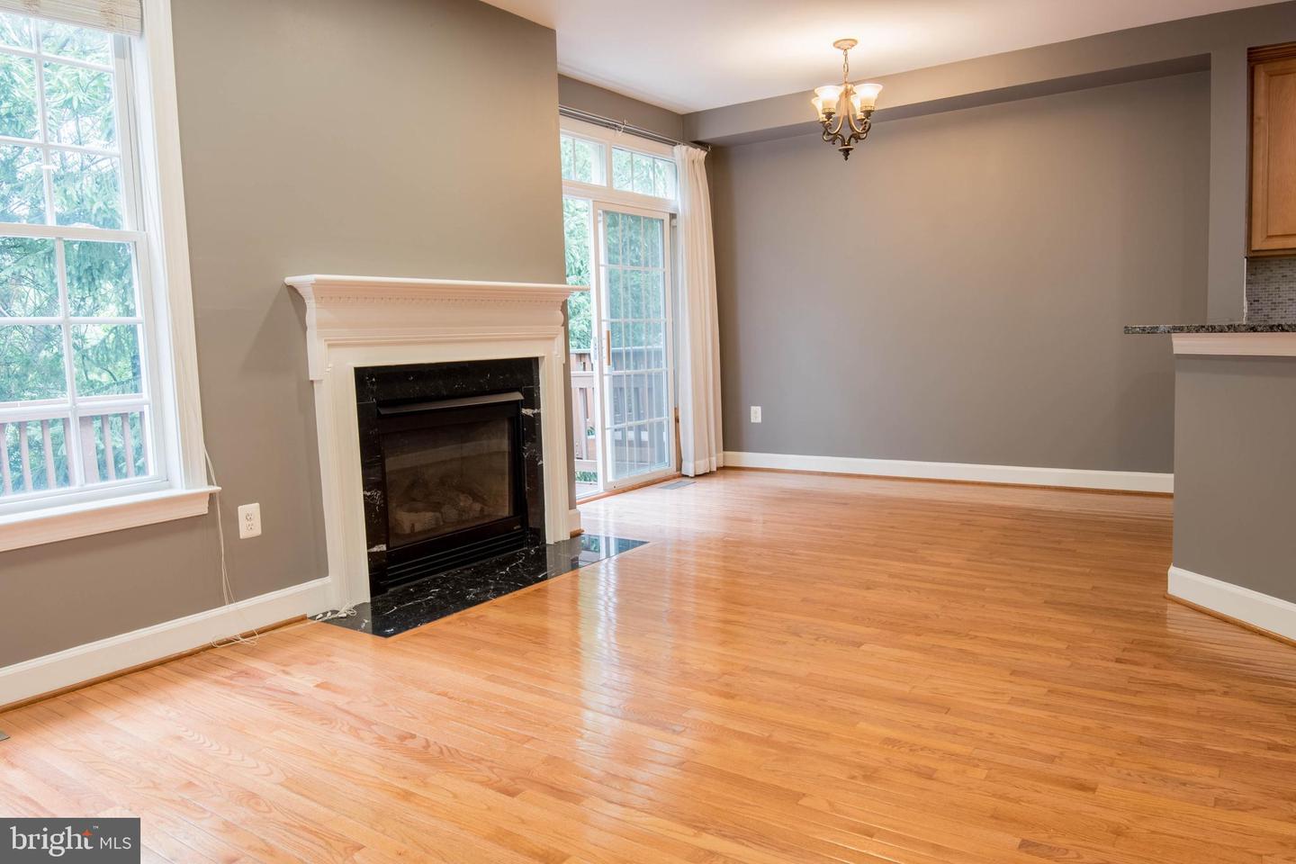 114 HERNDON MILL CIR, HERNDON, Virginia 20170, 3 Bedrooms Bedrooms, ,3 BathroomsBathrooms,Residential,For sale,114 HERNDON MILL CIR,VAFX2248032 MLS # VAFX2248032