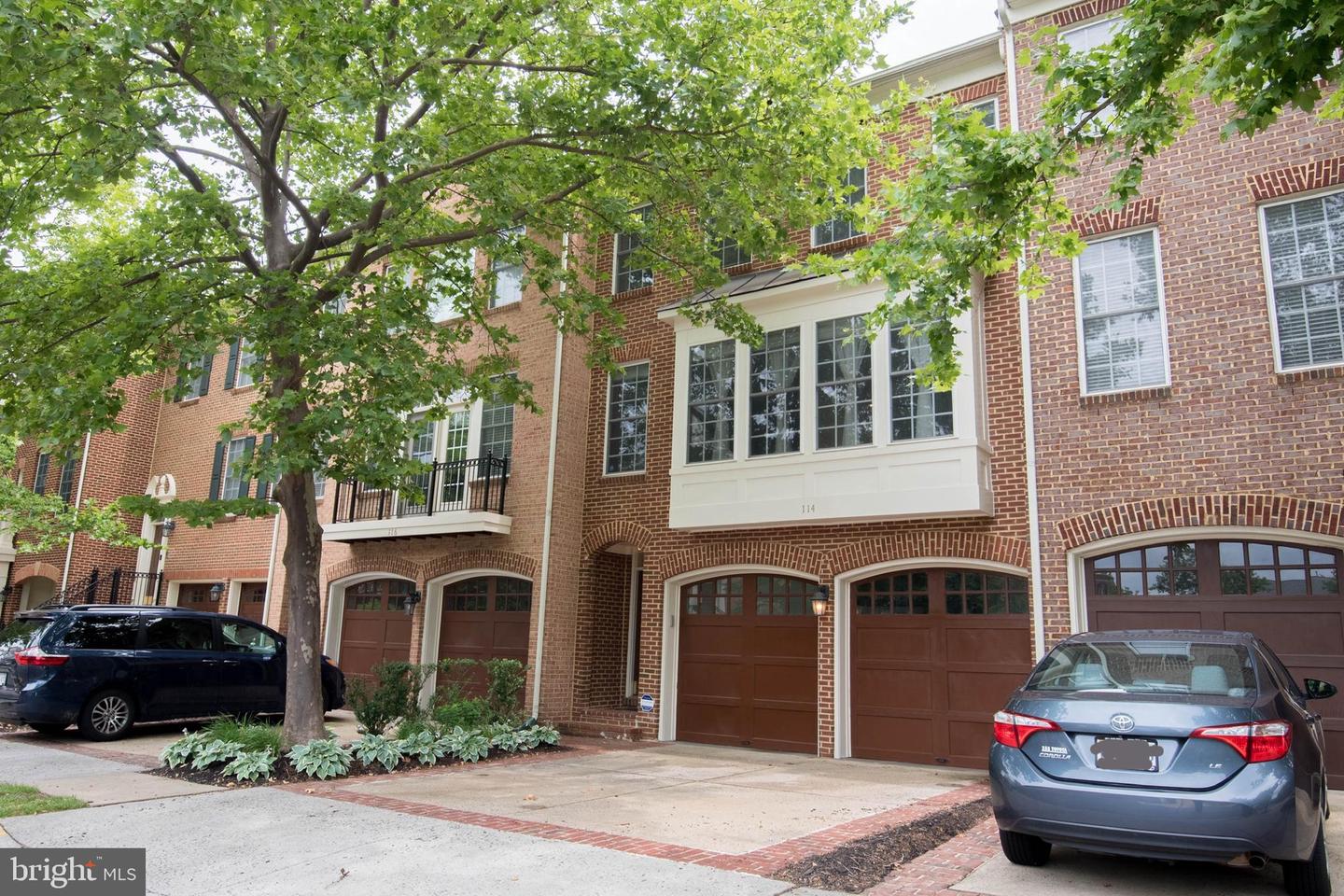 114 HERNDON MILL CIR, HERNDON, Virginia 20170, 3 Bedrooms Bedrooms, ,3 BathroomsBathrooms,Residential,For sale,114 HERNDON MILL CIR,VAFX2248032 MLS # VAFX2248032