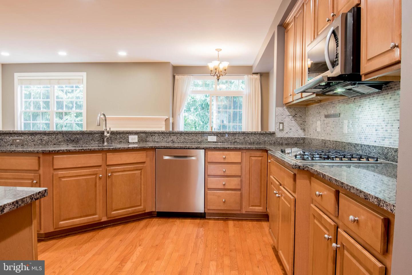 114 HERNDON MILL CIR, HERNDON, Virginia 20170, 3 Bedrooms Bedrooms, ,3 BathroomsBathrooms,Residential,For sale,114 HERNDON MILL CIR,VAFX2248032 MLS # VAFX2248032