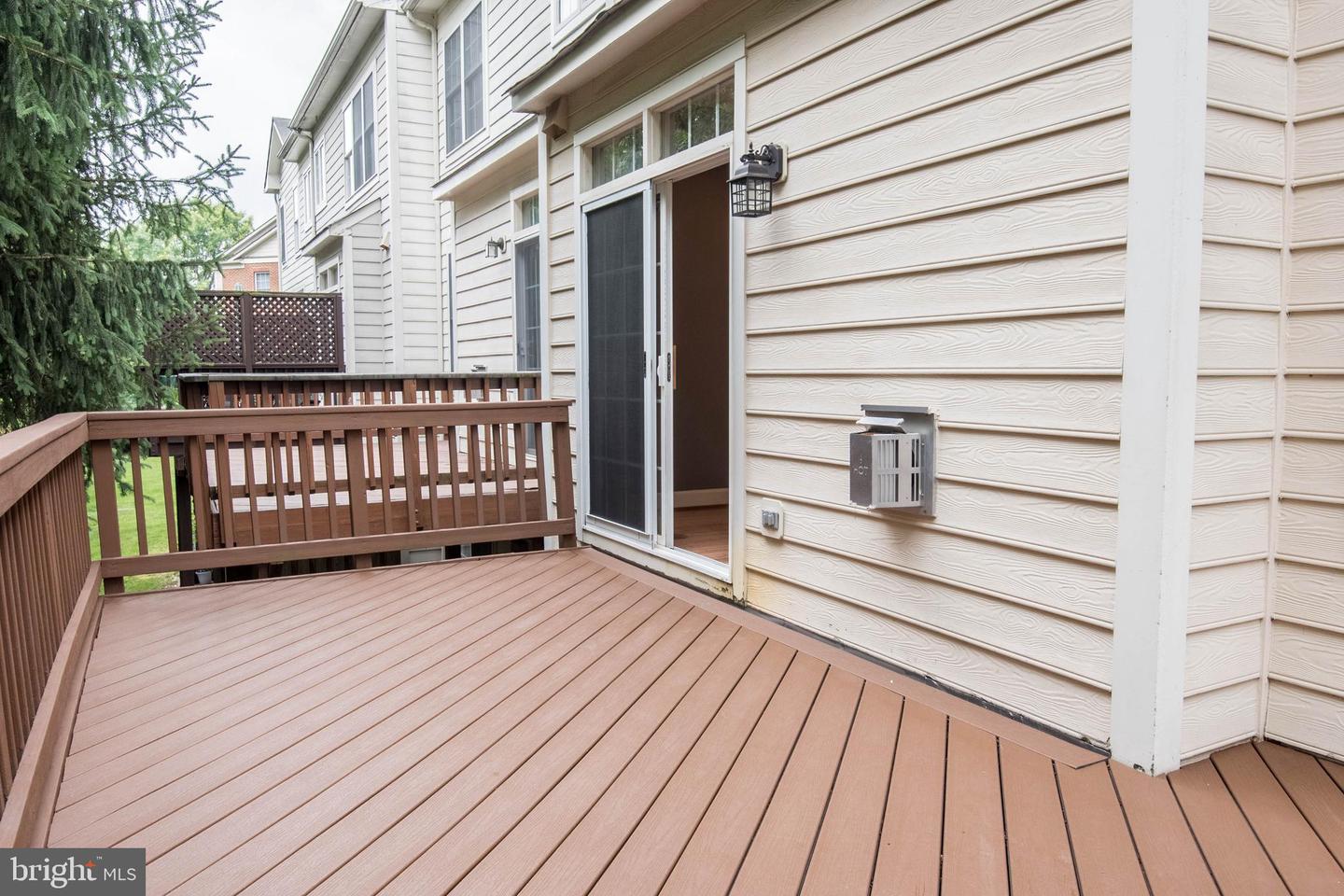 114 HERNDON MILL CIR, HERNDON, Virginia 20170, 3 Bedrooms Bedrooms, ,3 BathroomsBathrooms,Residential,For sale,114 HERNDON MILL CIR,VAFX2248032 MLS # VAFX2248032