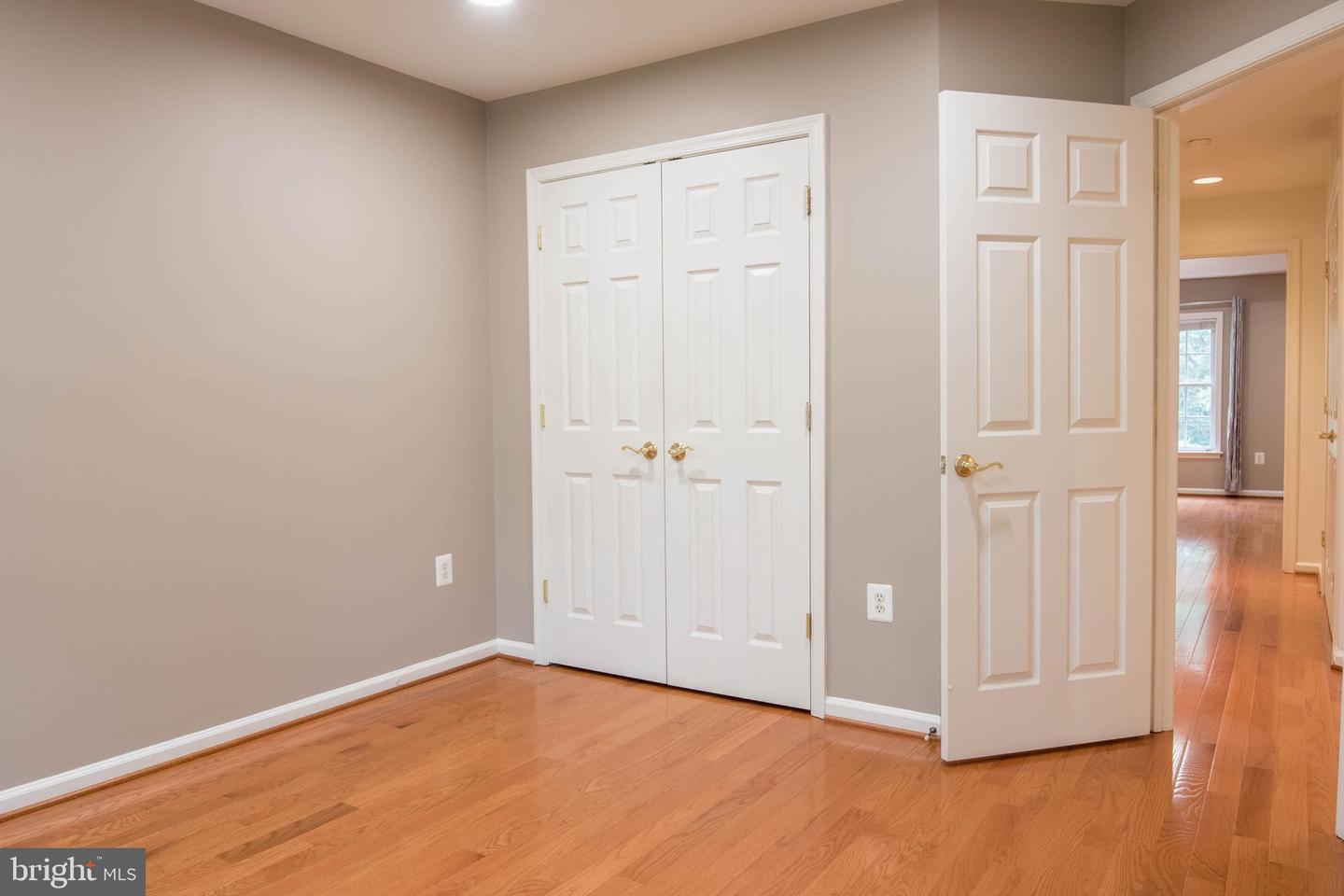 114 HERNDON MILL CIR, HERNDON, Virginia 20170, 3 Bedrooms Bedrooms, ,3 BathroomsBathrooms,Residential,For sale,114 HERNDON MILL CIR,VAFX2248032 MLS # VAFX2248032