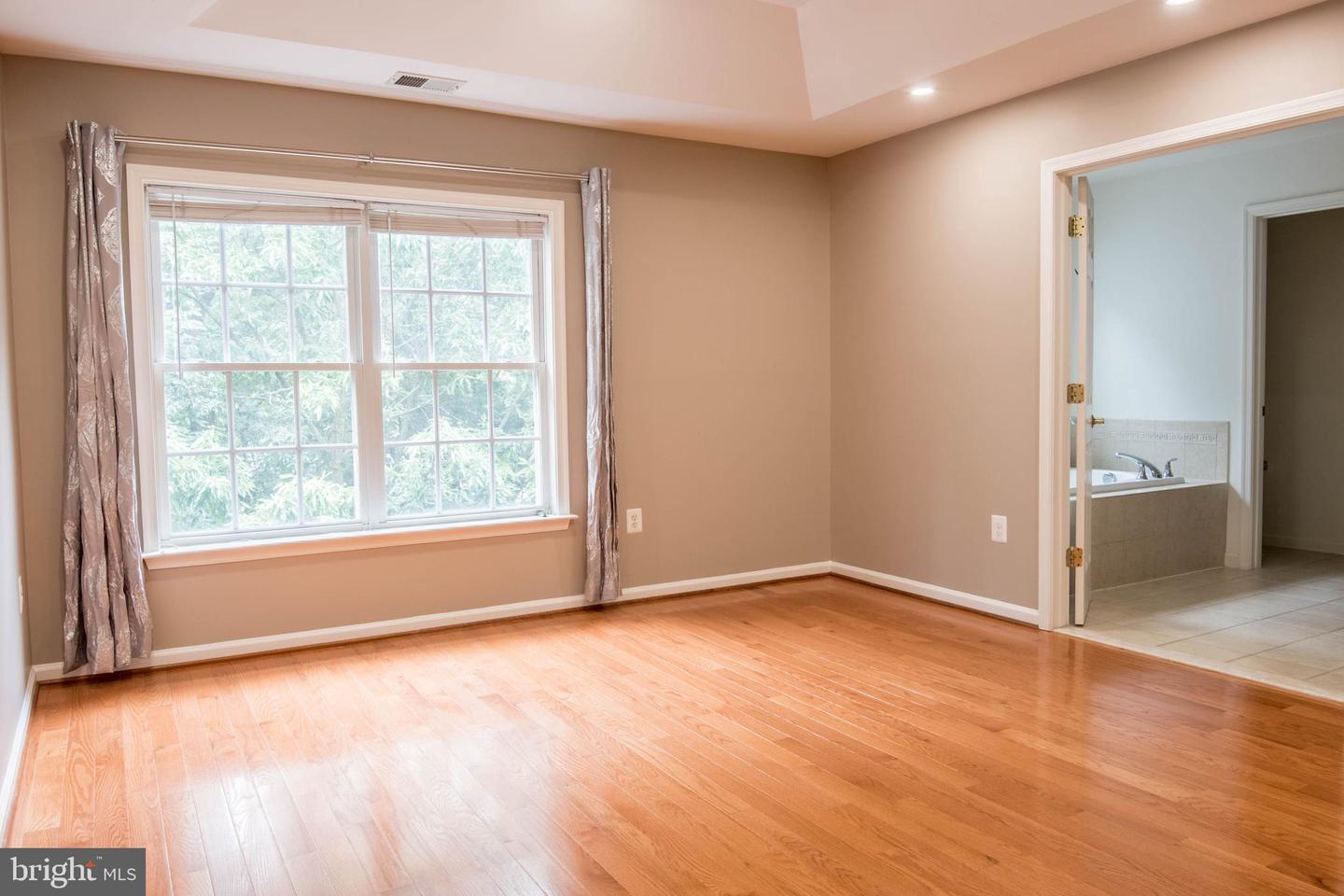 114 HERNDON MILL CIR, HERNDON, Virginia 20170, 3 Bedrooms Bedrooms, ,3 BathroomsBathrooms,Residential,For sale,114 HERNDON MILL CIR,VAFX2248032 MLS # VAFX2248032