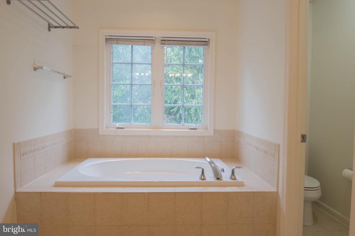 114 HERNDON MILL CIR, HERNDON, Virginia 20170, 3 Bedrooms Bedrooms, ,3 BathroomsBathrooms,Residential,For sale,114 HERNDON MILL CIR,VAFX2248032 MLS # VAFX2248032