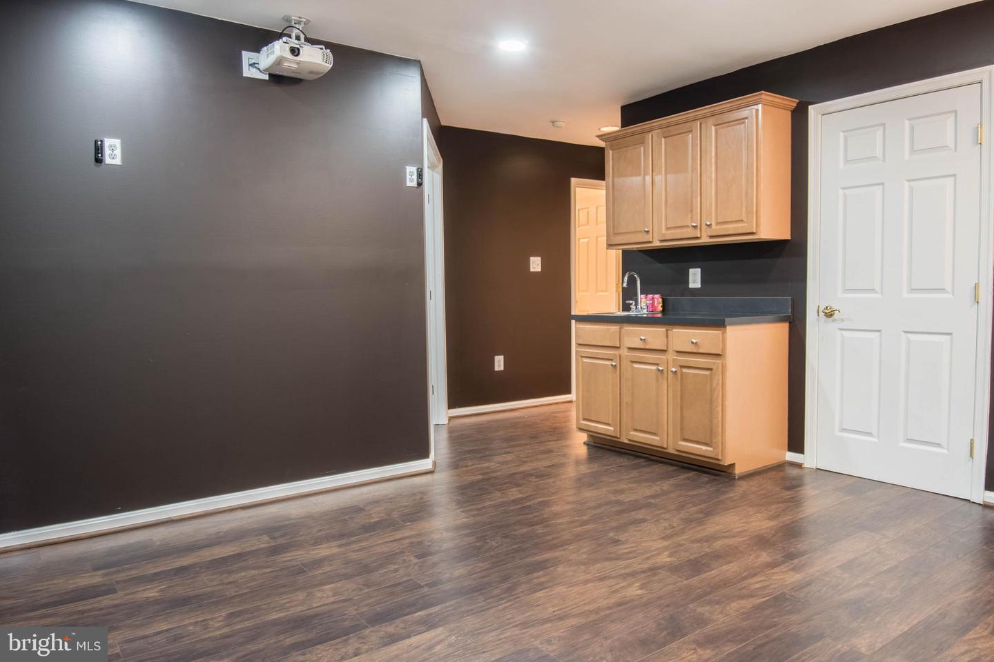 114 HERNDON MILL CIR, HERNDON, Virginia 20170, 3 Bedrooms Bedrooms, ,3 BathroomsBathrooms,Residential,For sale,114 HERNDON MILL CIR,VAFX2248032 MLS # VAFX2248032