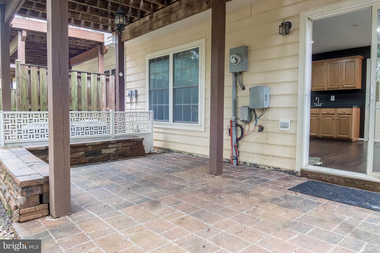 114 HERNDON MILL CIR, HERNDON, Virginia 20170, 3 Bedrooms Bedrooms, ,3 BathroomsBathrooms,Residential,For sale,114 HERNDON MILL CIR,VAFX2248032 MLS # VAFX2248032