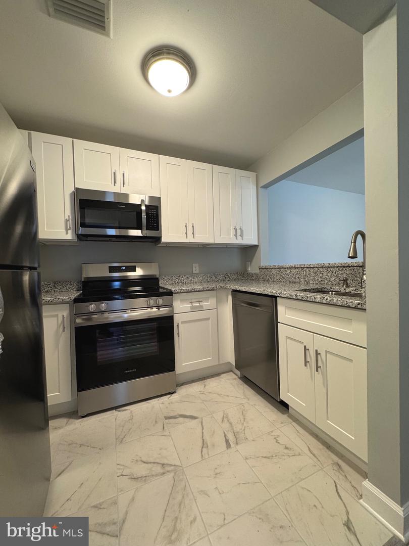 202 GROSVENOR LN #72 ( APT. 3), STAFFORD, Virginia 22556, 2 Bedrooms Bedrooms, ,1 BathroomBathrooms,Residential,For sale,202 GROSVENOR LN #72 ( APT. 3),VAST2039940 MLS # VAST2039940