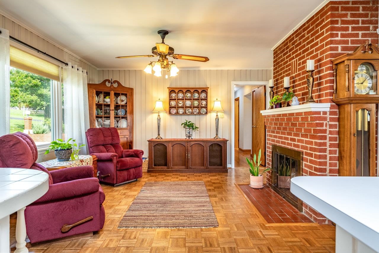 5213 RAWLEY PIKE, ROCKINGHAM, Virginia 22801, 3 Bedrooms Bedrooms, ,1 BathroomBathrooms,Residential,5213 RAWLEY PIKE,665820 MLS # 665820