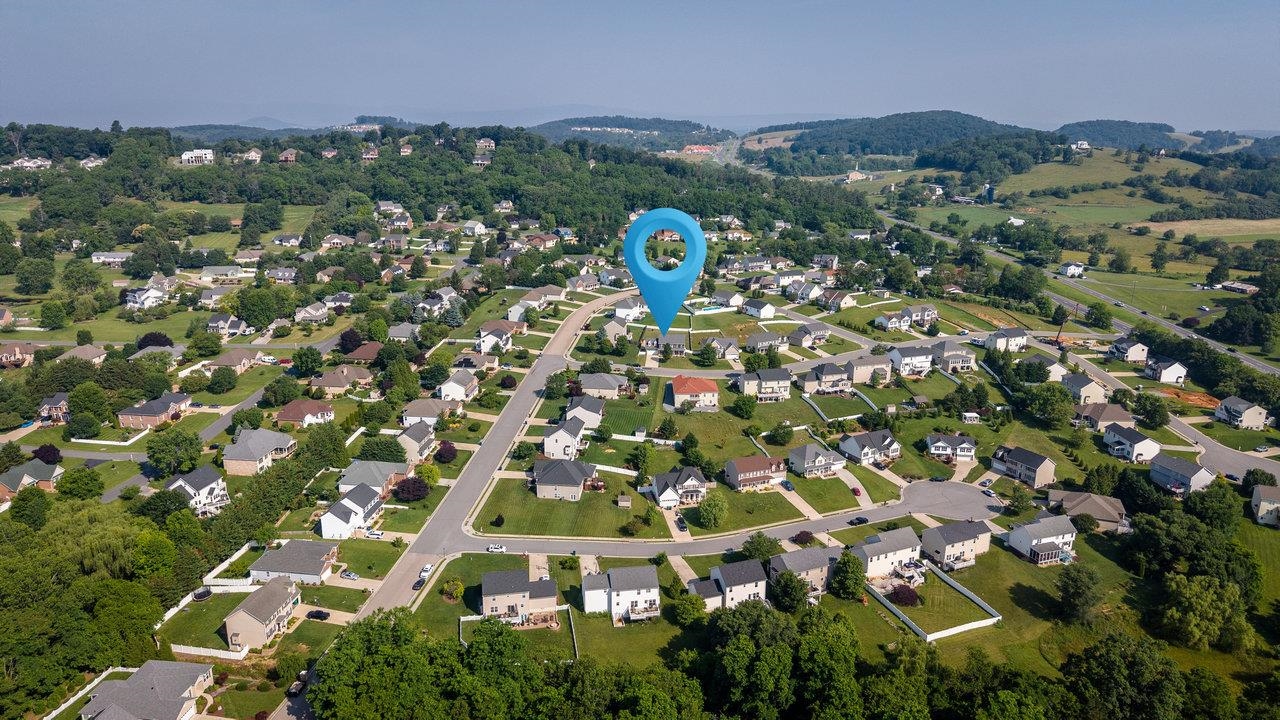 180 JESSICA DR, PENN LAIRD, Virginia 22846, 5 Bedrooms Bedrooms, ,4 BathroomsBathrooms,Residential,180 JESSICA DR,665822 MLS # 665822