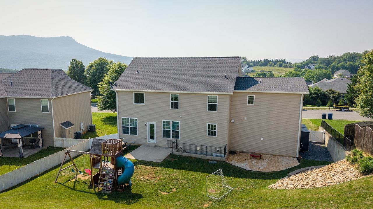 180 JESSICA DR, PENN LAIRD, Virginia 22846, 5 Bedrooms Bedrooms, ,4 BathroomsBathrooms,Residential,180 JESSICA DR,665822 MLS # 665822