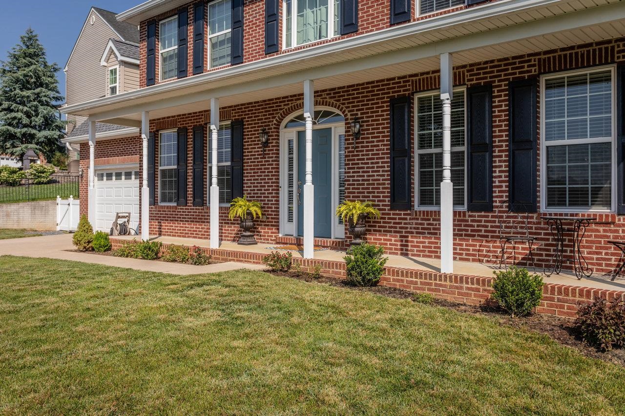 180 JESSICA DR, PENN LAIRD, Virginia 22846, 5 Bedrooms Bedrooms, ,4 BathroomsBathrooms,Residential,180 JESSICA DR,665822 MLS # 665822
