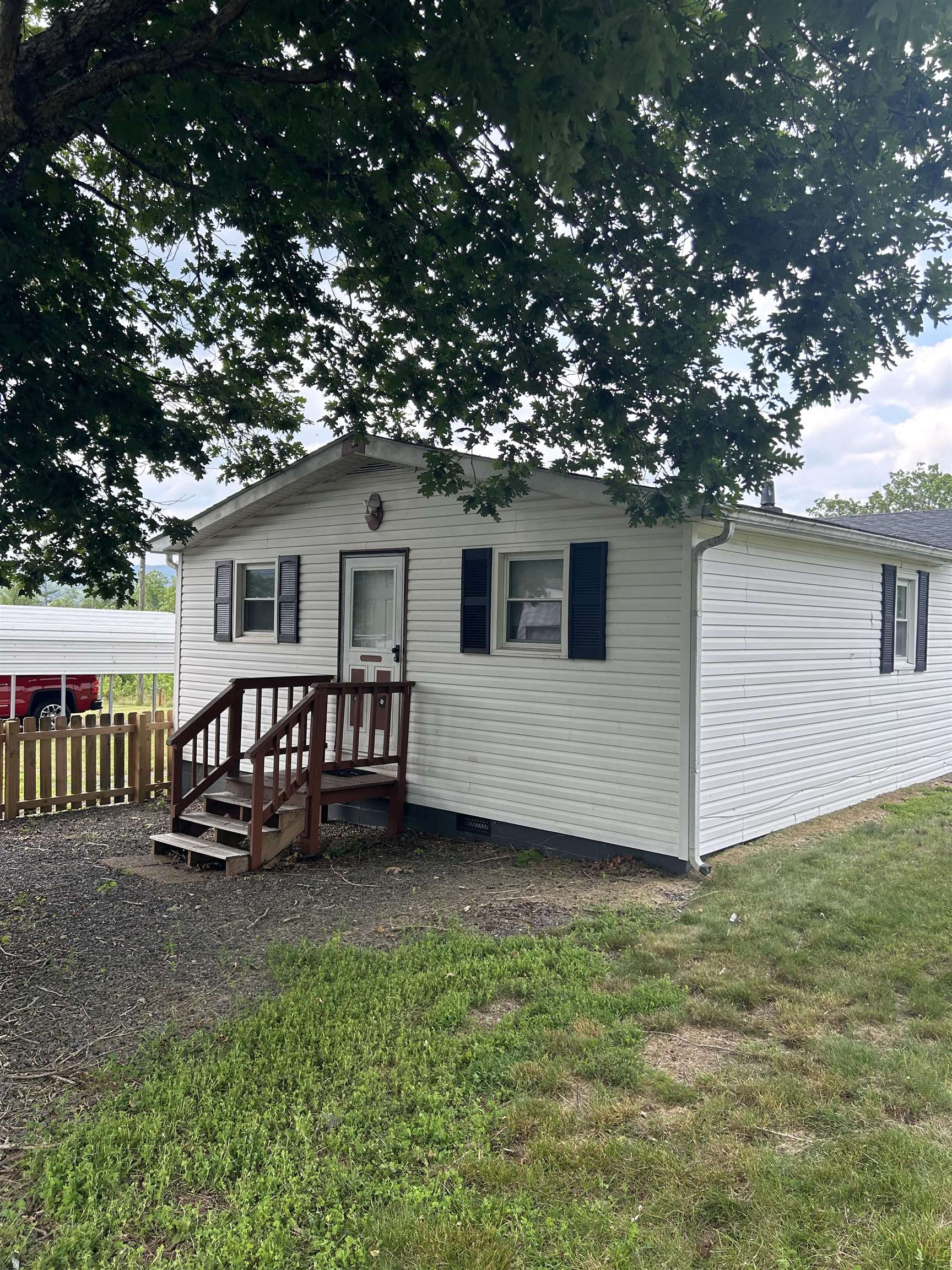 125 MCCUTCHEN SCHOOL LN, GOSHEN, Virginia 24439, 3 Bedrooms Bedrooms, ,1 BathroomBathrooms,Residential,125 MCCUTCHEN SCHOOL LN,665824 MLS # 665824