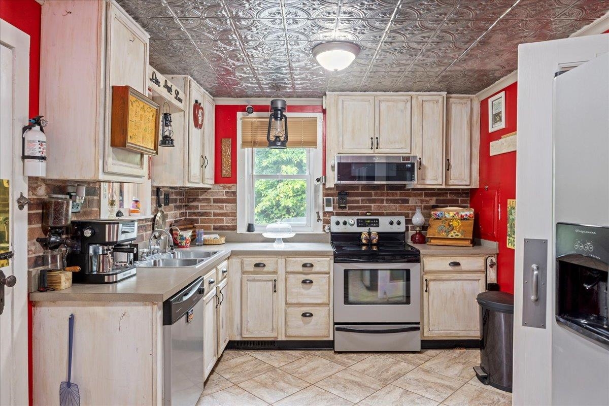 851 TENTH LEGION RD, BROADWAY, Virginia 22815, 2 Bedrooms Bedrooms, ,1 BathroomBathrooms,Residential,851 TENTH LEGION RD,665829 MLS # 665829
