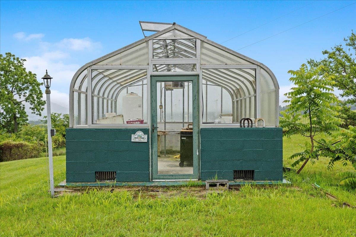 851 TENTH LEGION RD, BROADWAY, Virginia 22815, 2 Bedrooms Bedrooms, ,1 BathroomBathrooms,Residential,851 TENTH LEGION RD,665829 MLS # 665829