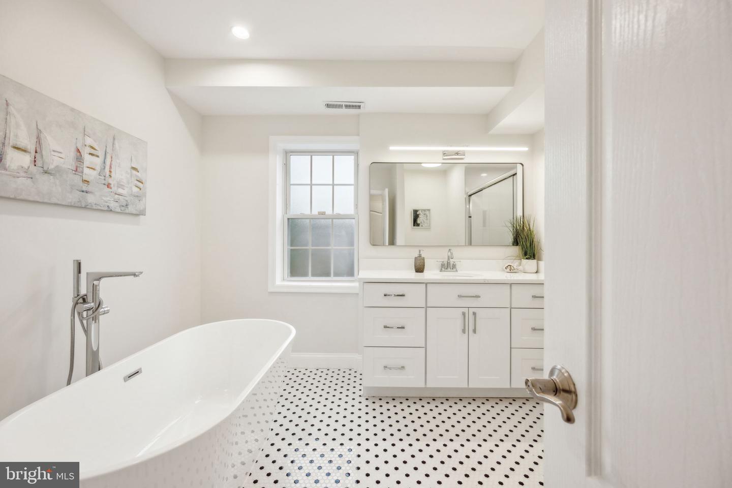 2444 TUNLAW RD NW, WASHINGTON, District Of Columbia 20007, 4 Bedrooms Bedrooms, ,4 BathroomsBathrooms,Residential,For sale,2444 TUNLAW RD NW,DCDC2200552 MLS # DCDC2200552