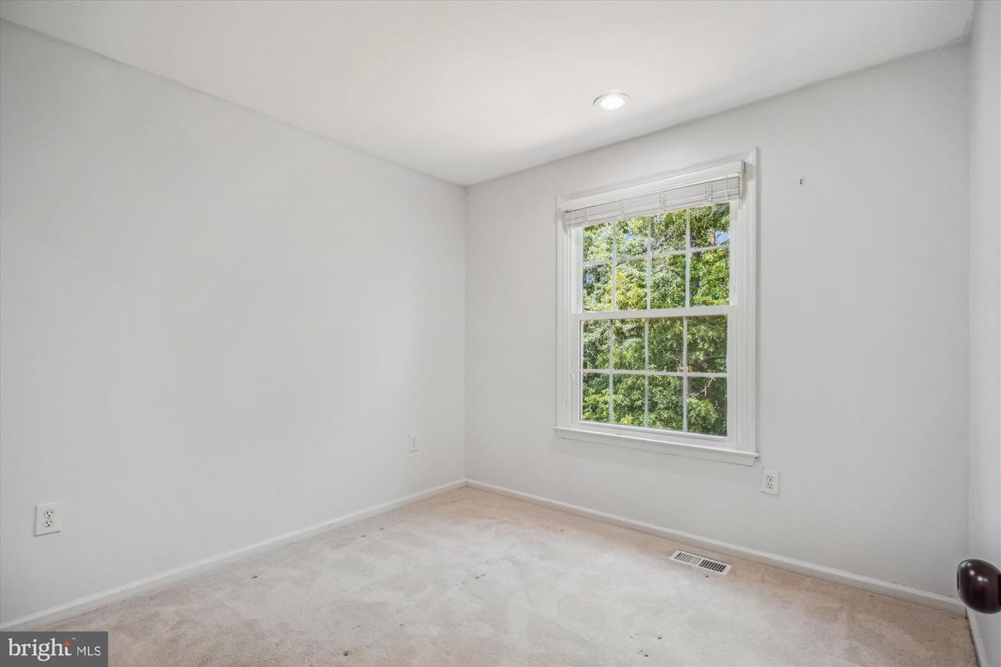 6149 SUMMER PARK LN, ALEXANDRIA, Virginia 22315, 3 Bedrooms Bedrooms, ,3 BathroomsBathrooms,Residential,For sale,6149 SUMMER PARK LN,VAFX2241106 MLS # VAFX2241106