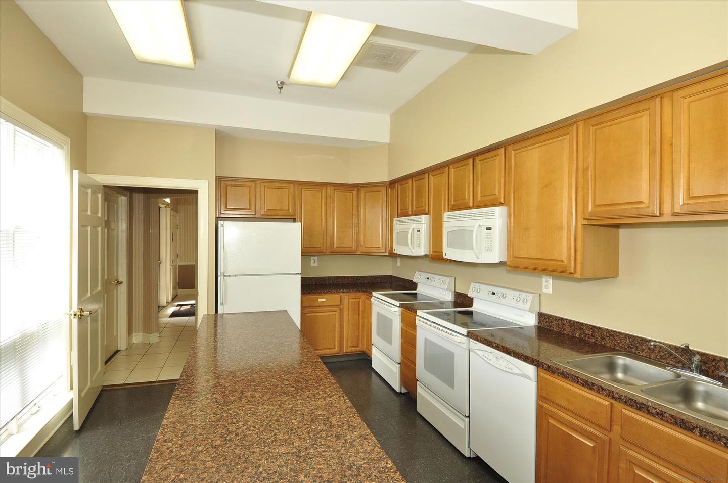 6149 SUMMER PARK LN, ALEXANDRIA, Virginia 22315, 3 Bedrooms Bedrooms, ,3 BathroomsBathrooms,Residential,For sale,6149 SUMMER PARK LN,VAFX2241106 MLS # VAFX2241106