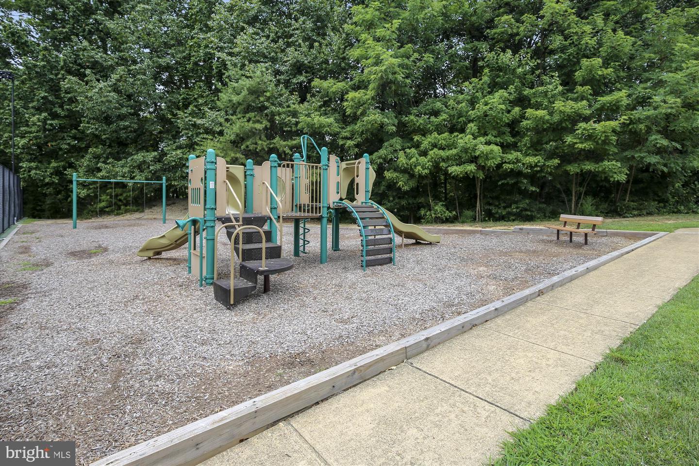 6149 SUMMER PARK LN, ALEXANDRIA, Virginia 22315, 3 Bedrooms Bedrooms, ,3 BathroomsBathrooms,Residential,For sale,6149 SUMMER PARK LN,VAFX2241106 MLS # VAFX2241106