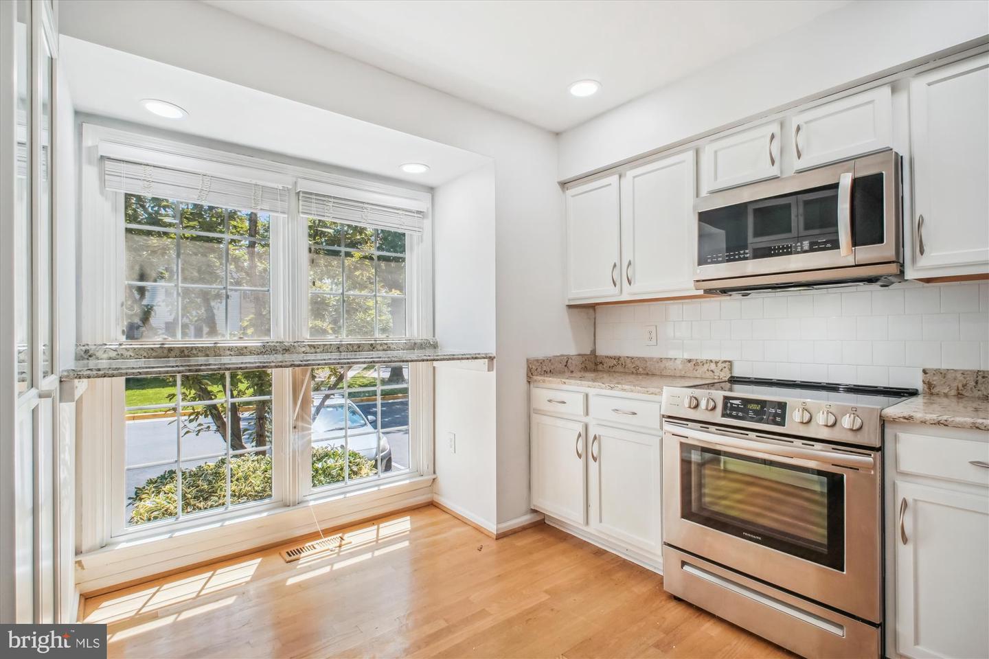 6149 SUMMER PARK LN, ALEXANDRIA, Virginia 22315, 3 Bedrooms Bedrooms, ,3 BathroomsBathrooms,Residential,For sale,6149 SUMMER PARK LN,VAFX2241106 MLS # VAFX2241106