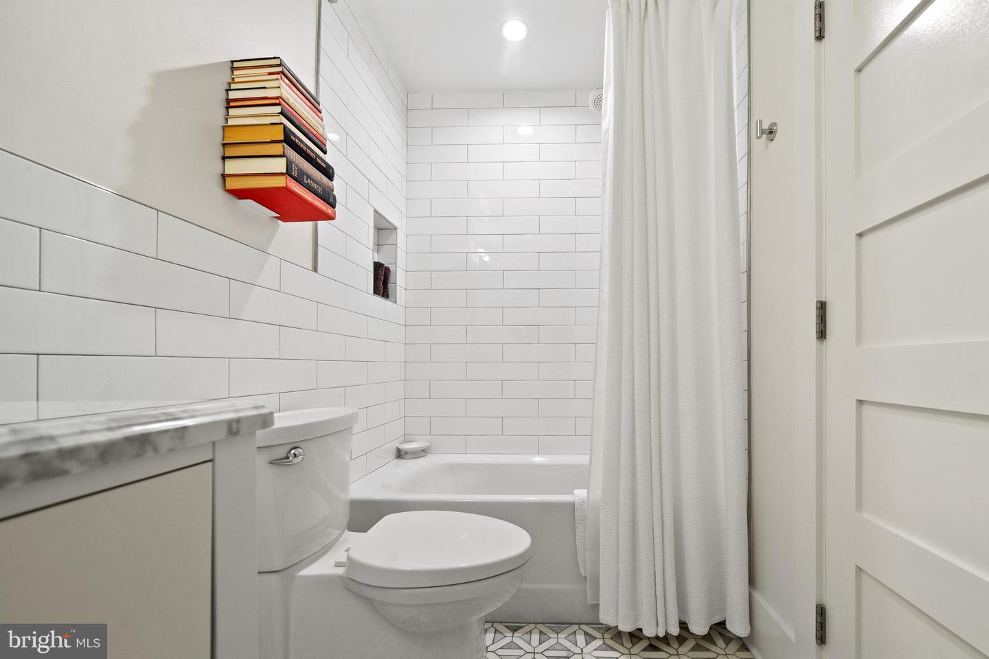 1401 SOUTH CAROLINA AVE SE #1, WASHINGTON, District Of Columbia 20003, 3 Bedrooms Bedrooms, ,2 BathroomsBathrooms,Residential,For sale,1401 SOUTH CAROLINA AVE SE #1,DCDC2204164 MLS # DCDC2204164