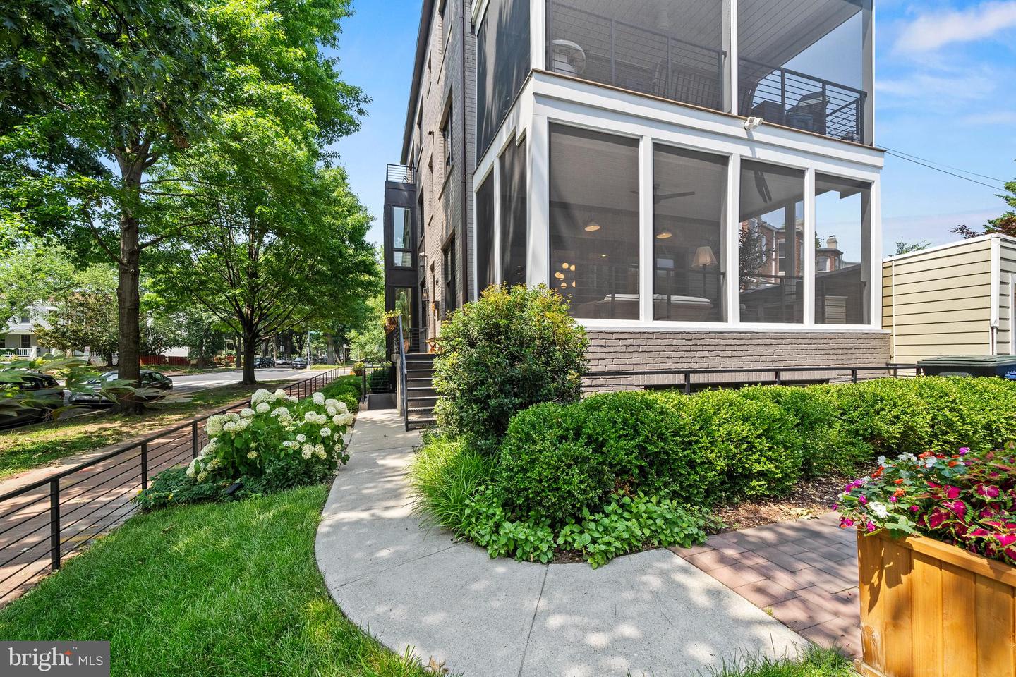 1401 SOUTH CAROLINA AVE SE #1, WASHINGTON, District Of Columbia 20003, 3 Bedrooms Bedrooms, ,2 BathroomsBathrooms,Residential,For sale,1401 SOUTH CAROLINA AVE SE #1,DCDC2204164 MLS # DCDC2204164