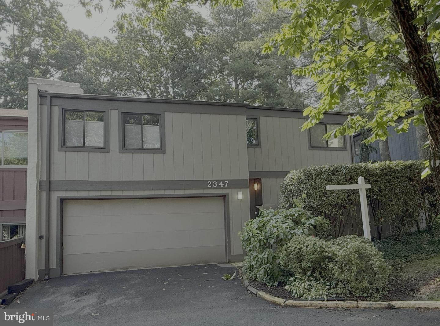 2347 GLADE BANK WAY, RESTON, Virginia 20191, 4 Bedrooms Bedrooms, ,3 BathroomsBathrooms,Residential,For sale,2347 GLADE BANK WAY,VAFX2245658 MLS # VAFX2245658
