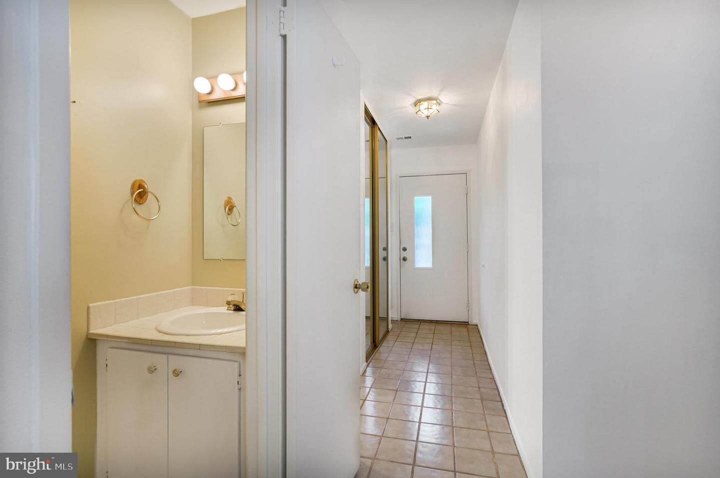 2347 GLADE BANK WAY, RESTON, Virginia 20191, 4 Bedrooms Bedrooms, ,3 BathroomsBathrooms,Residential,For sale,2347 GLADE BANK WAY,VAFX2245658 MLS # VAFX2245658