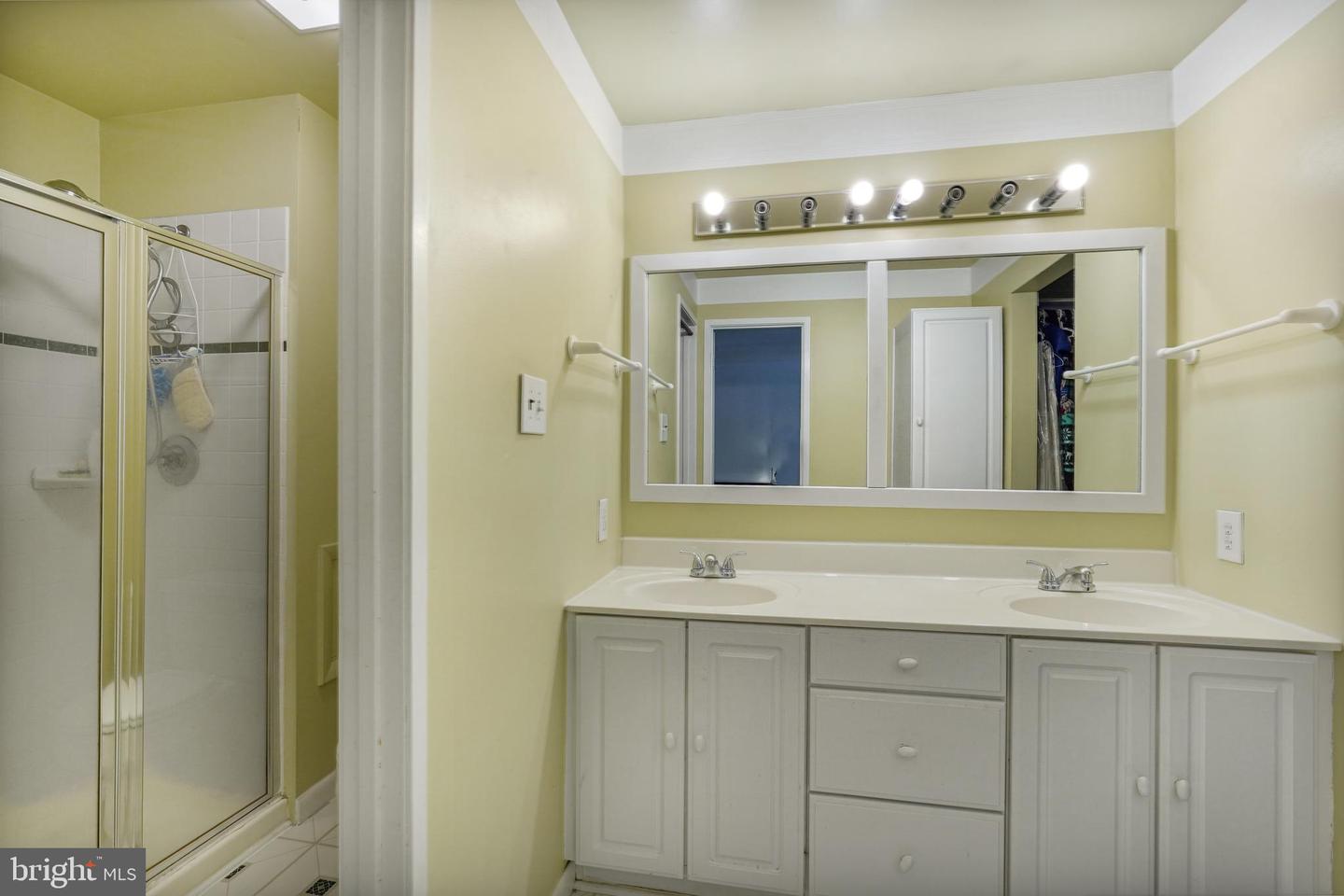 2347 GLADE BANK WAY, RESTON, Virginia 20191, 4 Bedrooms Bedrooms, ,3 BathroomsBathrooms,Residential,For sale,2347 GLADE BANK WAY,VAFX2245658 MLS # VAFX2245658