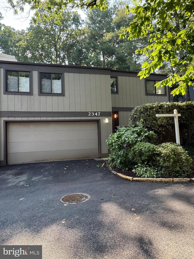 2347 GLADE BANK WAY, RESTON, Virginia 20191, 4 Bedrooms Bedrooms, ,3 BathroomsBathrooms,Residential,For sale,2347 GLADE BANK WAY,VAFX2245658 MLS # VAFX2245658