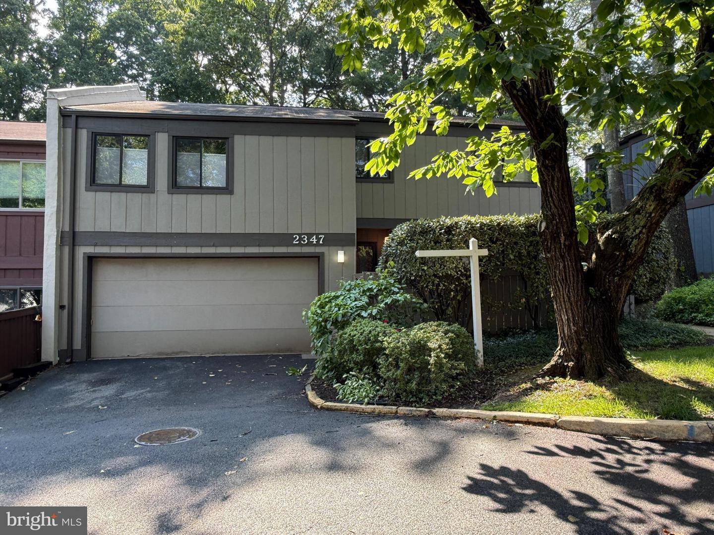 2347 GLADE BANK WAY, RESTON, Virginia 20191, 4 Bedrooms Bedrooms, ,3 BathroomsBathrooms,Residential,For sale,2347 GLADE BANK WAY,VAFX2245658 MLS # VAFX2245658