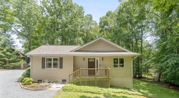 7 SAND TRAP TER, PALMYRA, Virginia 22963, 4 Bedrooms Bedrooms, ,3 BathroomsBathrooms,Residential,For sale,7 SAND TRAP TER,665390 MLS # 665390