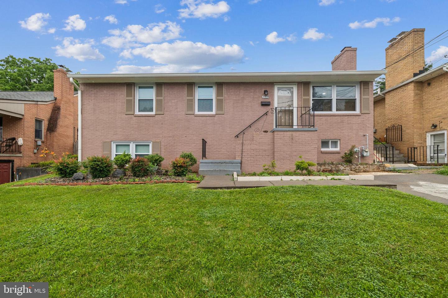 1709 REAVES ST, WINCHESTER, Virginia 22601, 4 Bedrooms Bedrooms, ,2 BathroomsBathrooms,Residential,For sale,1709 REAVES ST,VAWI2007928 MLS # VAWI2007928