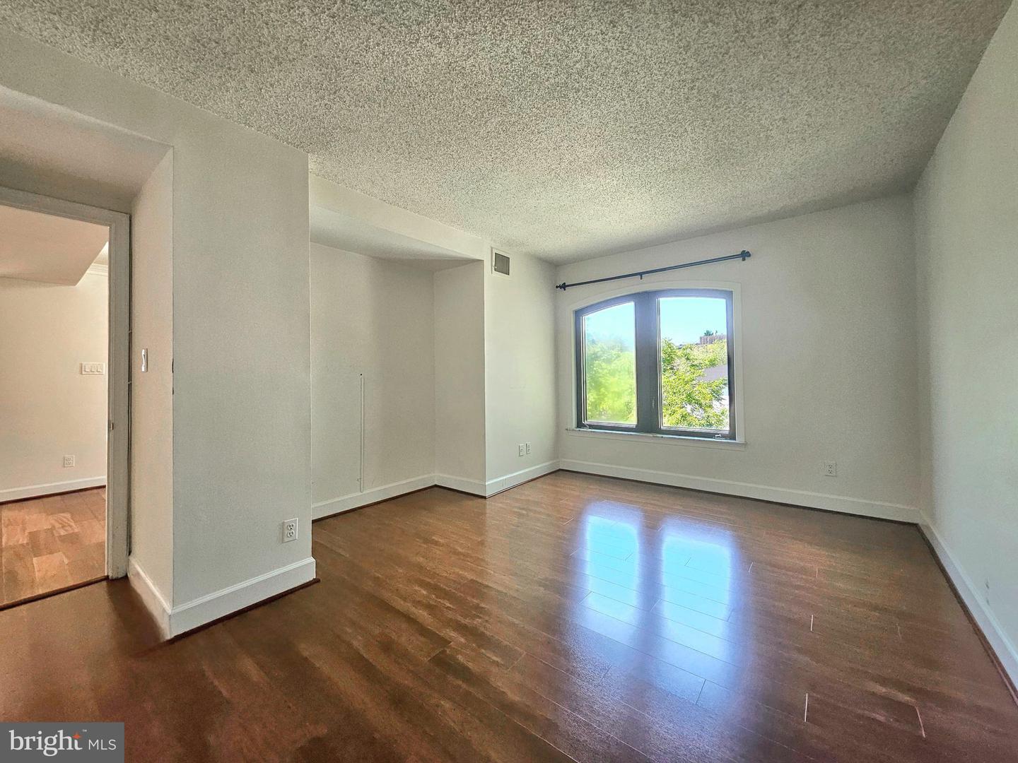 1080 WISCONSIN AVE NW #203, WASHINGTON, District Of Columbia 20007, 1 Bedroom Bedrooms, ,1 BathroomBathrooms,Residential,For sale,1080 WISCONSIN AVE NW #203,DCDC2206200 MLS # DCDC2206200