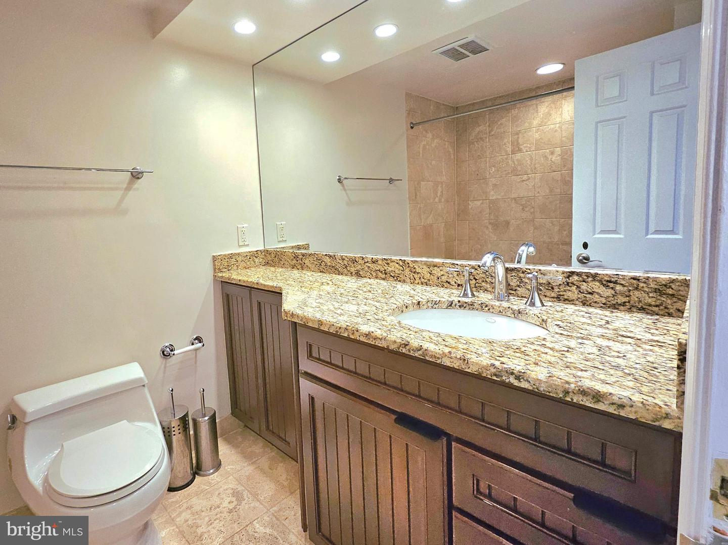 1080 WISCONSIN AVE NW #203, WASHINGTON, District Of Columbia 20007, 1 Bedroom Bedrooms, ,1 BathroomBathrooms,Residential,For sale,1080 WISCONSIN AVE NW #203,DCDC2206200 MLS # DCDC2206200